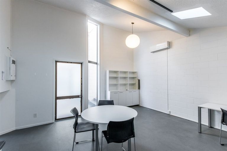 Photo of property in 3/28 Victoria Road, Papatoetoe, Auckland, 2025