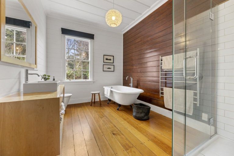 Photo of property in 2 Downes Road, Roseneath, Port Chalmers, 9023