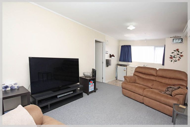 Photo of property in 8 Hart Street, Foxton Beach, Foxton, 4815