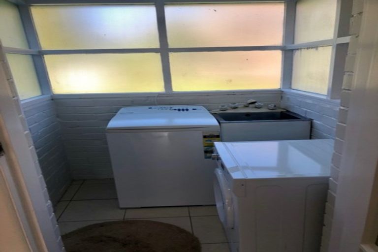 Photo of property in 4/15 Gladstone Road, Northcote, Auckland, 0627