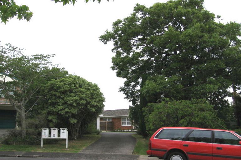 Photo of property in 1/15 Munstead Place, Hillcrest, Auckland, 0627