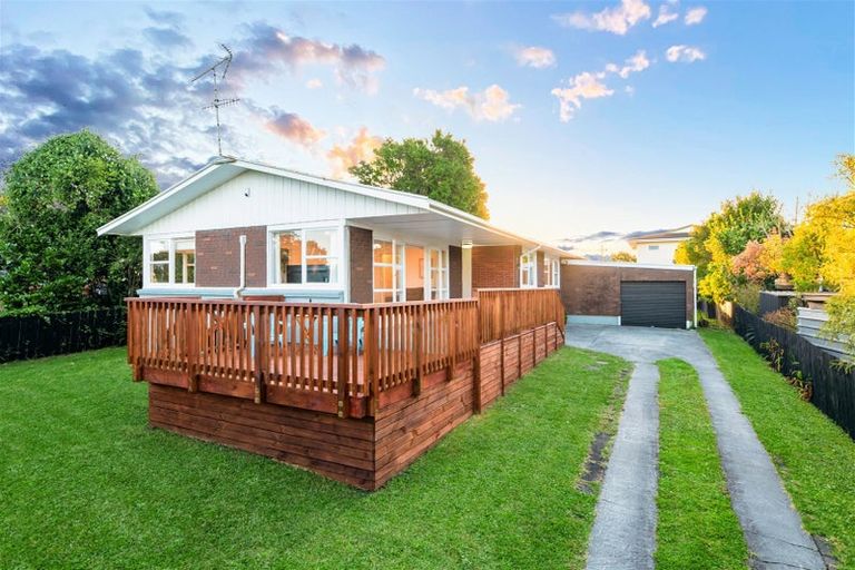 Photo of property in 8 Spence Road, Henderson, Auckland, 0612