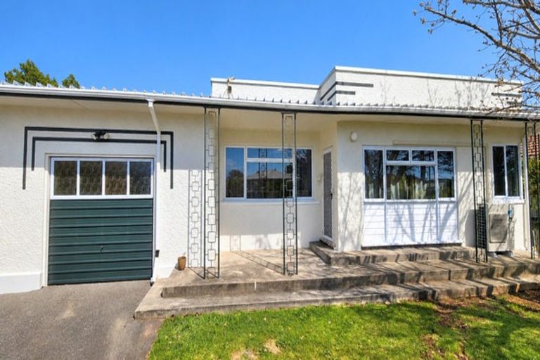 Photo of property in 158 Mangorei Road, Merrilands, New Plymouth, 4312