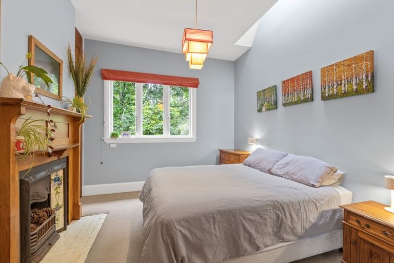 Photo of property in 93 Dyers Pass Road, Cashmere, Christchurch, 8022