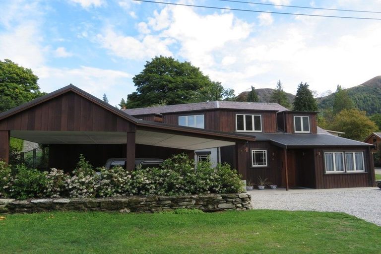 Photo of property in 6 Cardigan Street, Arrowtown, 9302