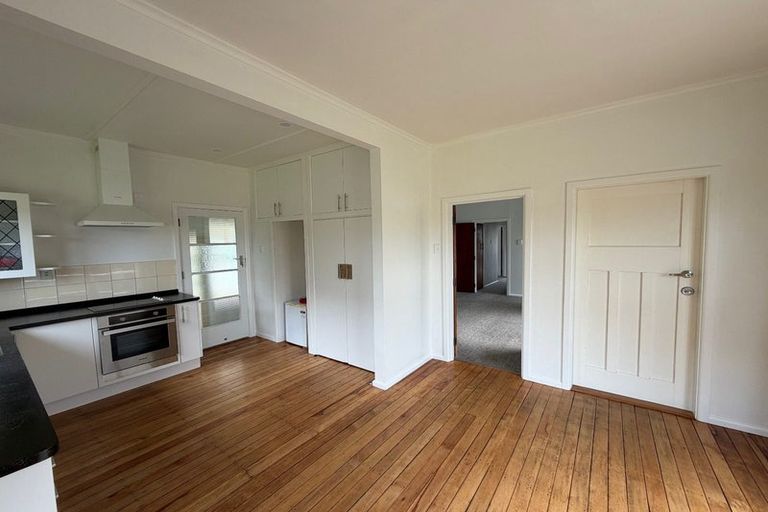 Photo of property in 805 Grove Road, Mayfair, Hastings, 4122