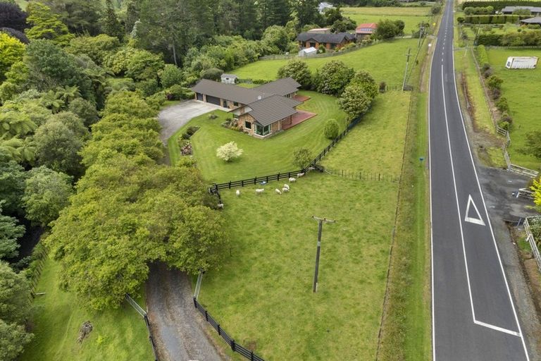 Photo of property in 271 Richmond Road, Lepperton, New Plymouth, 4373