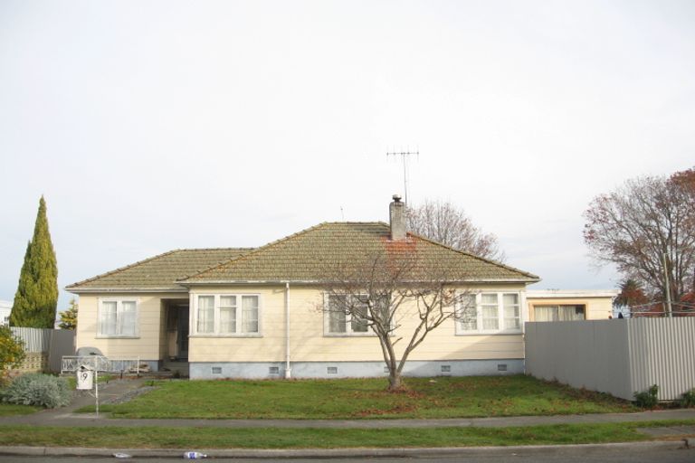 Photo of property in 19 Russell Road, Marewa, Napier, 4110