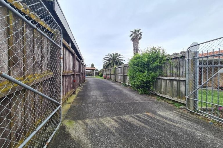 Photo of property in 1/22 Etherton Drive, Weymouth, Auckland, 2103