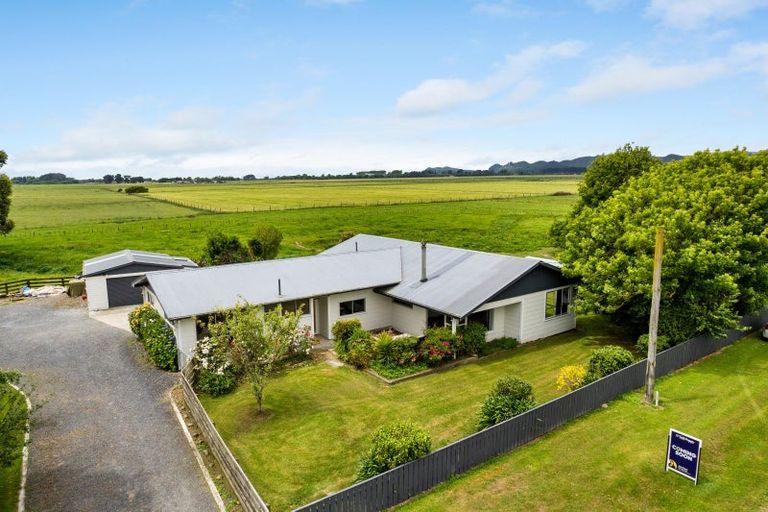 Photo of property in 178 Waikawa Beach Road, Manakau, Levin, 5573