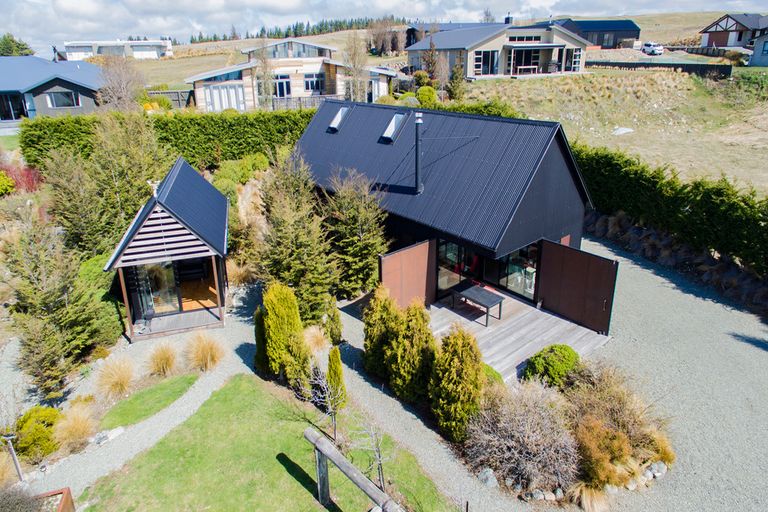 Photo of property in 17 D'archiac Drive, Lake Tekapo, 7999