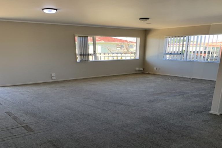 Photo of property in 49 Dungarvon Place, Clendon Park, Auckland, 2103