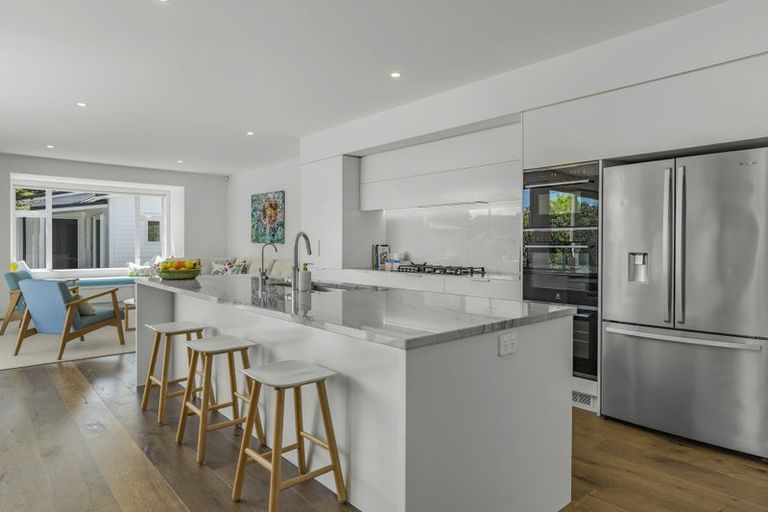 Photo of property in 23 Pukatea Street, Eastbourne, Lower Hutt, 5013