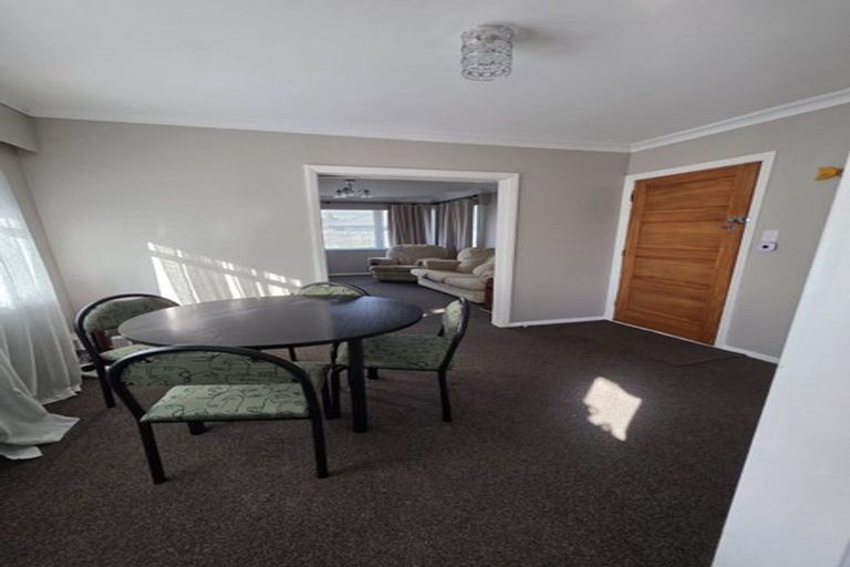 Photo of property in 52 Karaka Crescent, Levin, 5510