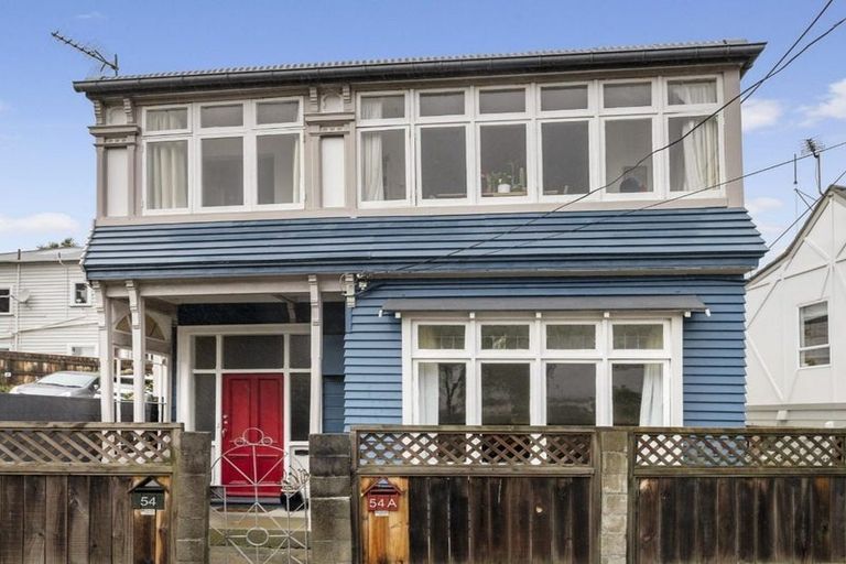Photo of property in 54 Roxburgh Street, Mount Victoria, Wellington, 6011