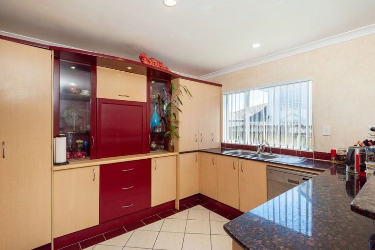Photo of property in 36 Hugh Green Drive, Pinehill, Auckland, 0632