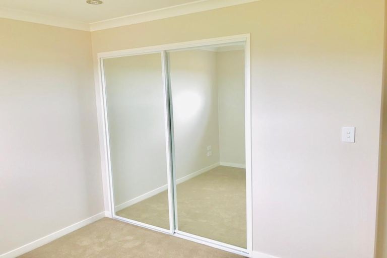 Photo of property in 61 Kirikiri Drive, Papakura, 2110