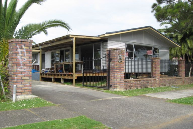 Photo of property in 58 Convair Crescent, Mangere, Auckland, 2022