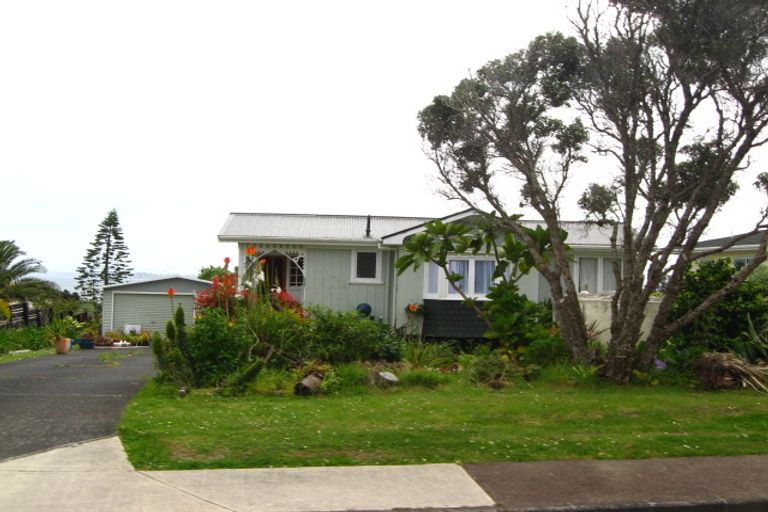 Photo of property in 132 Pacific Parade, Army Bay, Whangaparaoa, 0930