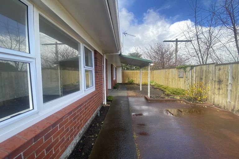 Photo of property in 1/15 Baring Terrace, Strandon, New Plymouth, 4312