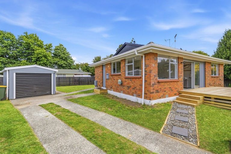 Photo of property in 53 Oakfield Crescent, Pukete, Hamilton, 3200