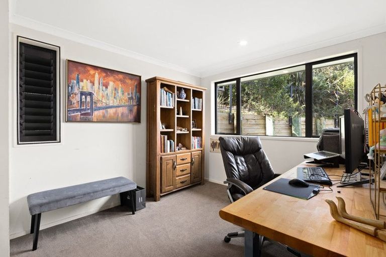 Photo of property in 23 Waldorf Crescent, Orewa, 0931