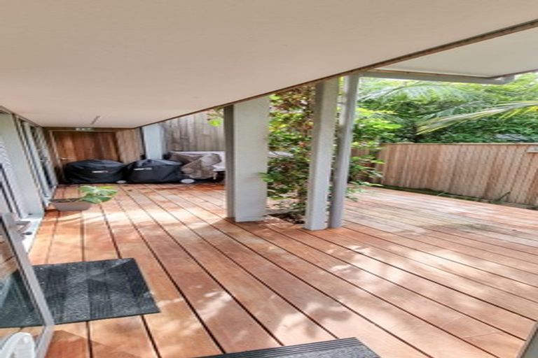 Photo of property in 2/83 Hinemoa Street, Birkenhead, Auckland, 0626