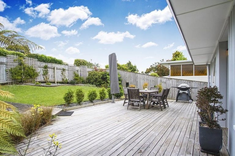 Photo of property in 22 Grenada Avenue, Forrest Hill, Auckland, 0620