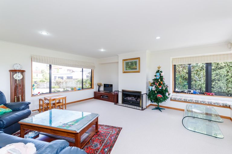 Photo of property in 40 Kilkenny Place, Fitzherbert, Palmerston North, 4410