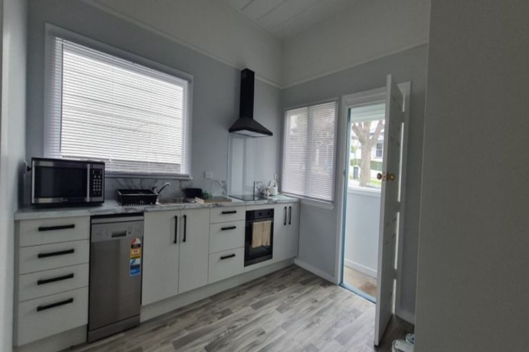 Photo of property in 5 Memorial Avenue, Parkside, Timaru, 7910