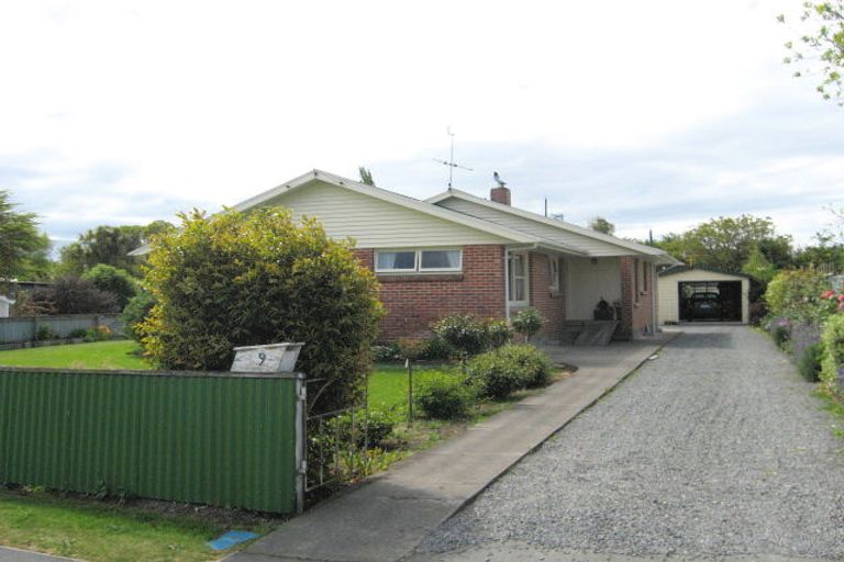 Photo of property in 9 Douglas Road, Amberley, 7410