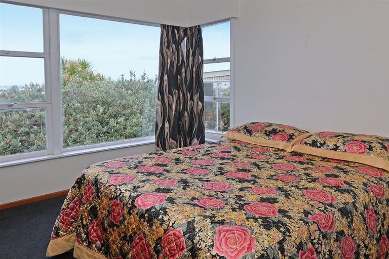 Photo of property in 4247 Great North Road, Glendene, Auckland, 0602