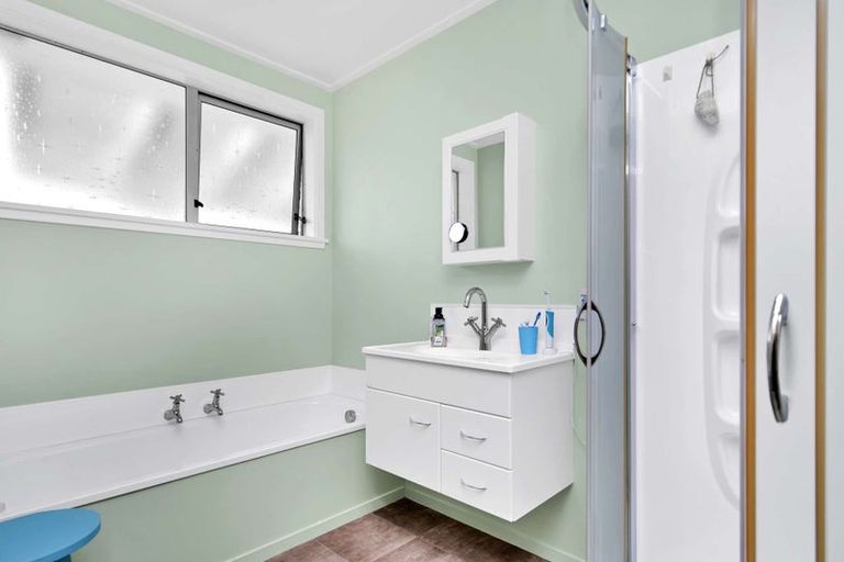 Photo of property in 11 Ballance Street, Westport, 7825