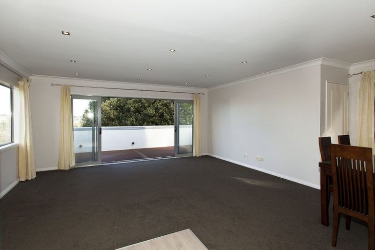 Photo of property in 2/1 Keys Street, Belmont, Auckland, 0622