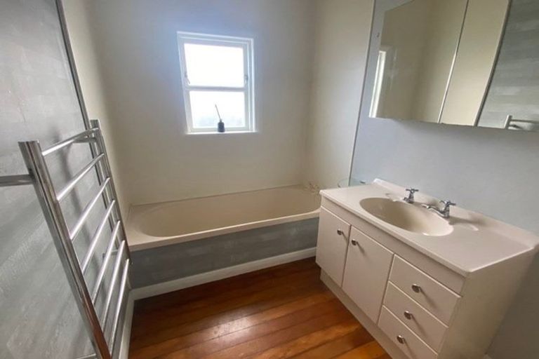 Photo of property in 17 Rimu Road, Raumati Beach, Paraparaumu, 5032