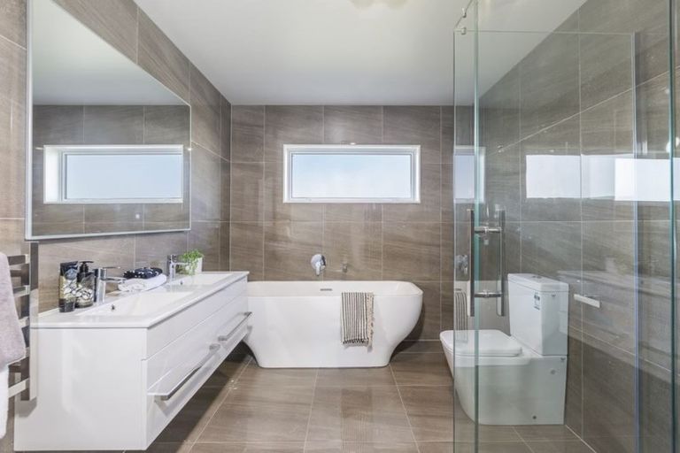 Photo of property in 47 Windlass Street, Long Bay, Auckland, 0630