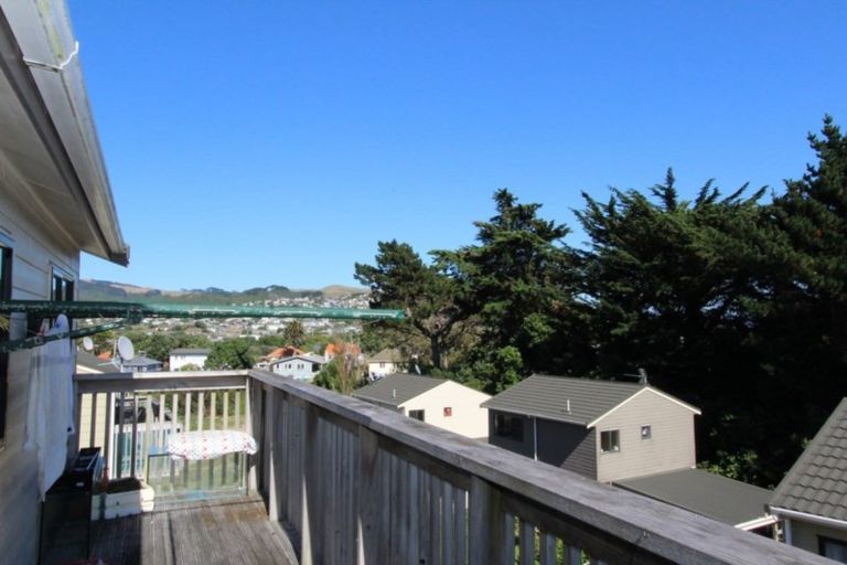 Photo of property in 28 Morere Street, Titahi Bay, Porirua, 5022