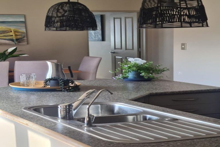 Photo of property in 100 Shakespeare Street, Leamington, Cambridge, 3432