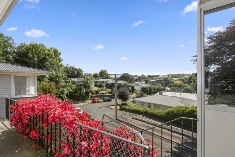 Photo of property in 11 Taunton Place, Lynmouth, New Plymouth, 4310