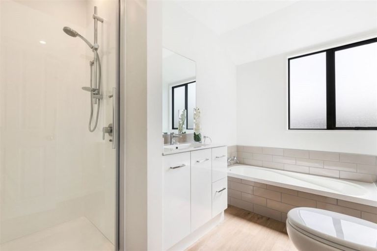 Photo of property in 2/24 Withells Road, Avonhead, Christchurch, 8042