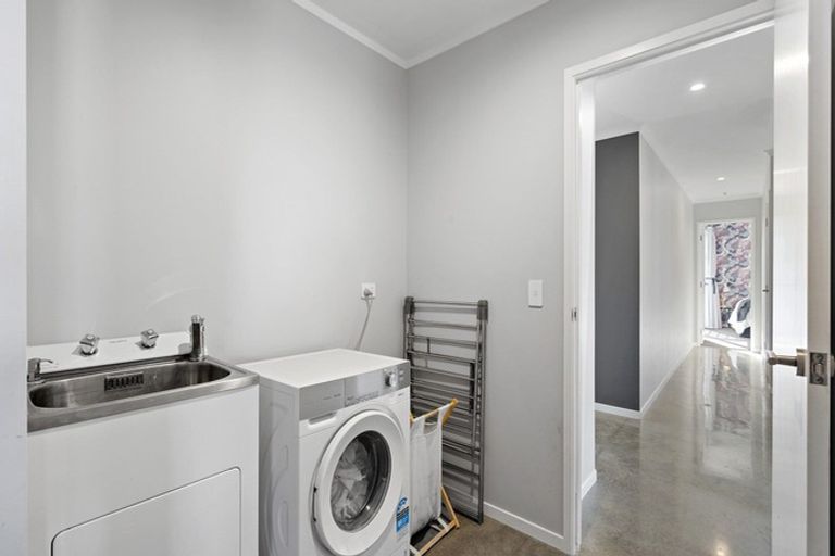 Photo of property in 9 Smith Street, Lepperton, New Plymouth, 4373