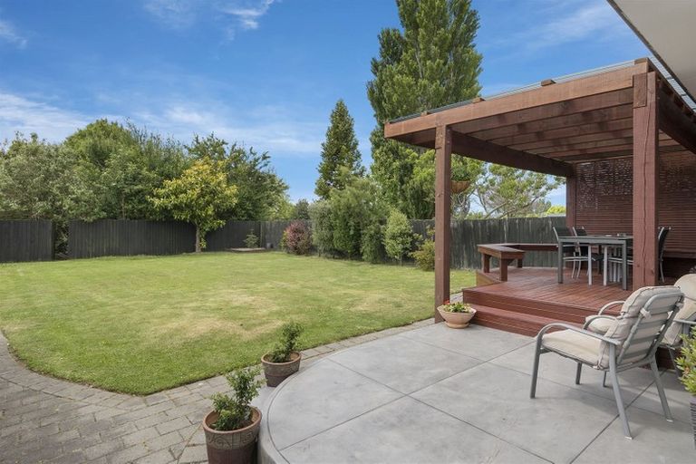 Photo of property in 27 Momorangi Crescent, Redwood, Christchurch, 8051