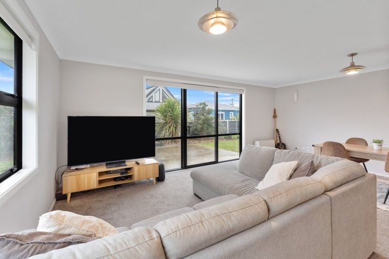 Photo of property in 1 Seagrass Place, Otaki Beach, Otaki, 5512