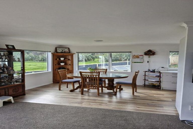 Photo of property in 17 Maui Place, Spotswood, New Plymouth, 4310