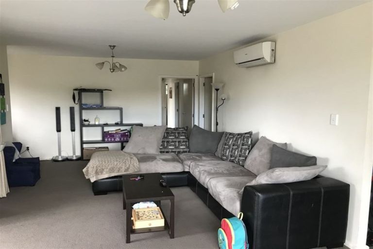 Photo of property in 74 Warren Crescent, Hillmorton, Christchurch, 8025