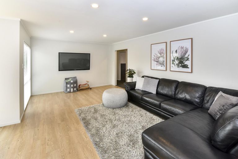 Photo of property in 62 Tington Avenue, Wattle Downs, Auckland, 2103