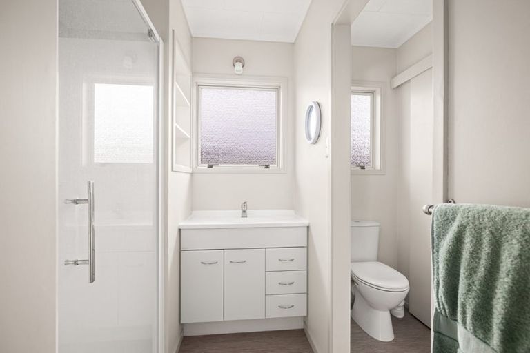 Photo of property in 17 Kawau View Road, Snells Beach, 0920