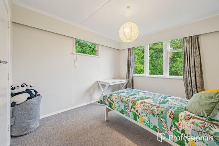 Photo of property in 11 Morrison Grove, Stokes Valley, Lower Hutt, 5019