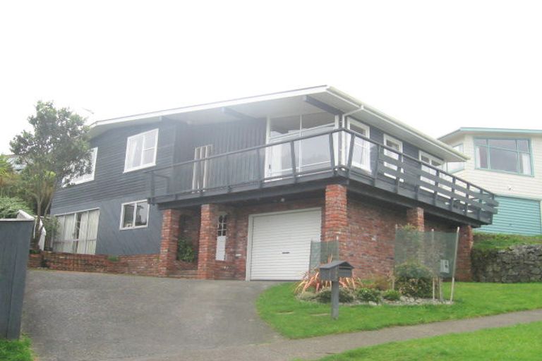 Photo of property in 239 Dowse Drive, Maungaraki, Lower Hutt, 5010