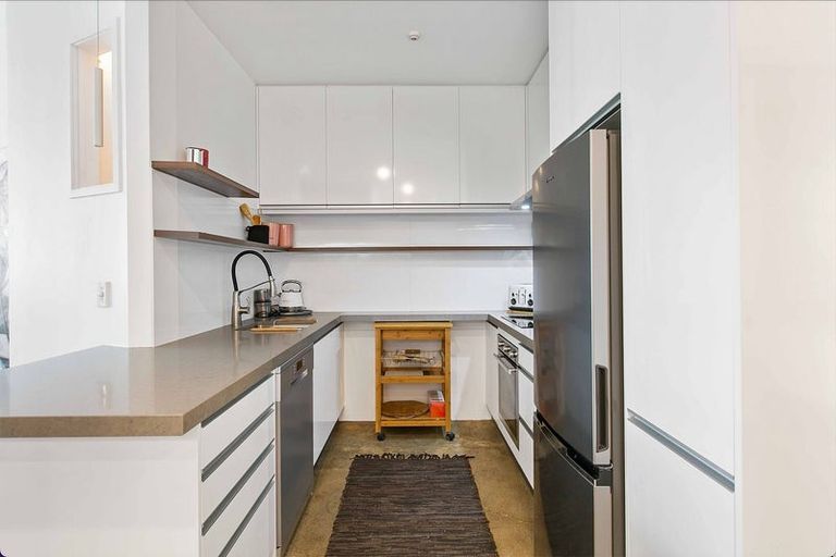Photo of property in 22 Emily Place, Bellevue, Tauranga, 3110